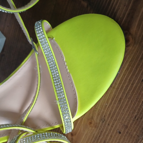 Heels - Picture 2 of 16